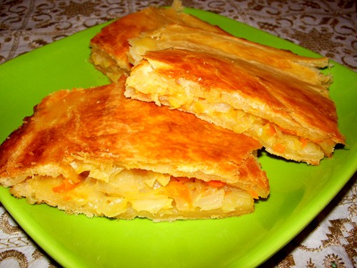 Попробовала пирог от Irena с розового форума-вкуснючий,начинку делала из тушёной капусты+морковь и...