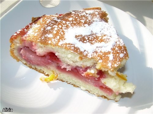 Бисквитный пирог с Клубникой и Апельсиновыми цукатами - 2