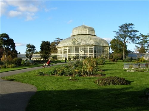 Ето Дублин сдесь weather-station Dublin spire Dublina Trinity College Dublin the botanical gardens - 4
