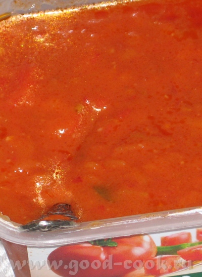 Покупная матбуха (острый салат из перца и помидоров)
