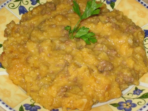 Вера, какая вкуснятина получилась, эх жалко у меня мало чечевицы было