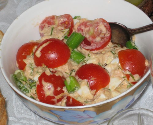 Салат из тунца с помидорами от Большое спасибо за рецепт очень вкусной картошки: Картошка-гриль от...
