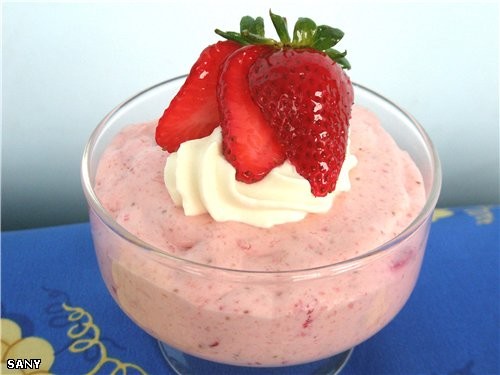 КЛУБНИЧНЫЙ " ROMANOFF" Готовлю этот замечательно вкусный десерт уже много лет, поэтому даже затрудн...