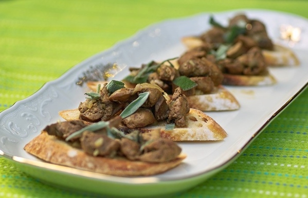 У меня было немного печени фазана и куриной, я смешала и получилась очень вкусная закуска