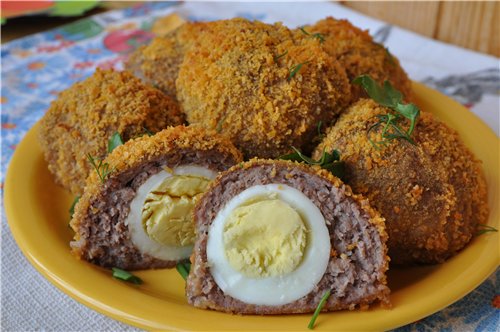 Яйца в мясном фарше
