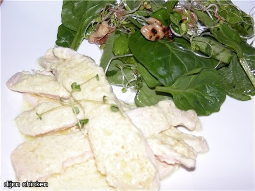 КУРИЦА ДИЖОН 6 половинок куринух грудок без костей и кожи 1/3 чашки дижон горчицы 2/3 чашки маиoнез...