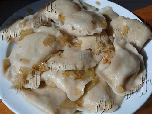 ВАРЕНИКИ С КАРТОФЕЛЕМ И ГРИБАМИ ОЧЕНЬ ХОЛОДНАЯ ВОДА ( желательно со льдом), 1яйцо, мука, соль по вк...