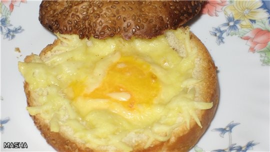 Вот и наш ужин картошечка с сосисками в маринаде Яйцо в булочки Паста с семгой и креветками - 2