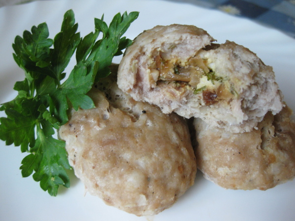Мясные зразы с яйцом и луком (паровые или жареные)