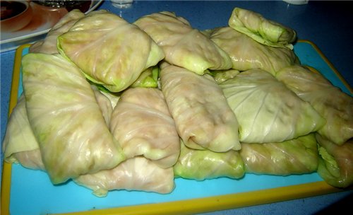 Не успела я причесон сделать, как уж опять полным полна коробочка кухня наша едой всякой-разной, да...