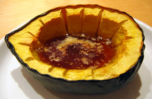 Мамуль, подскажи непутевой дочери: acorn squash - это к кабачкам или как тыкву лопать