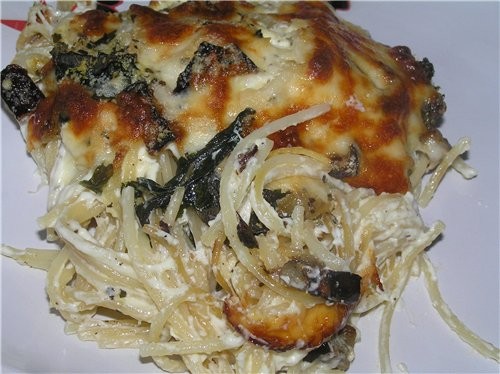 Спагетти с песто из шпината, пармезана и брынзы Канеллони с мясом под овощным соусом Спагетти с бак... - 3