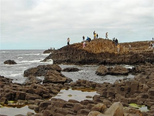 Giant&#39;s Causeway- доро&#769;га гига&#769;нтов — местность, где находятся около 40 000 соединенн... - 5