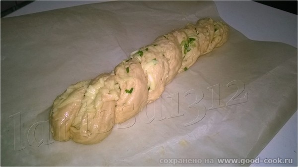 ТОМАТНАЯ ПЛЕТЁНКА С СЫРОМ И ЗЕЛЁНЫМ ЛУКОМ