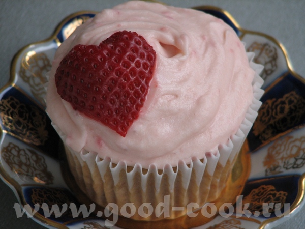 Strawberry Cupcakes-Клубничные Кексики по рецепту Марты Стюарт оригинал Тесто: 1/3 чашки пюрировано...