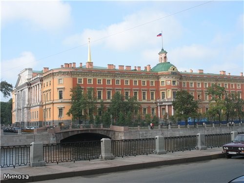 Если мы вот сейчас мысленно не будем переходить через мост, а свернем направо по Фонтанке, немного... - 7