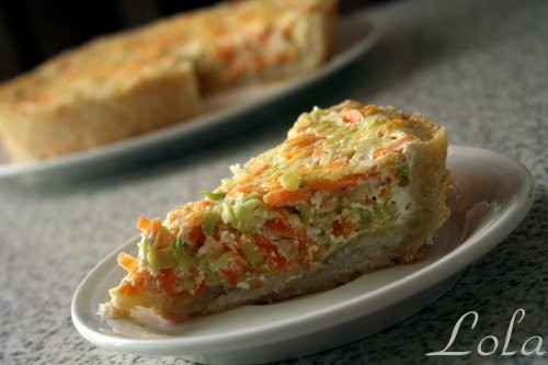Открытый пирожок с кабачком и морковью