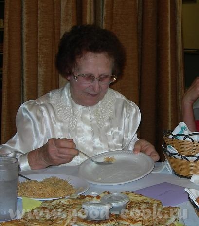 Я не дохтур,но знаю по-себе---- отравление жирным продуктом может быть
