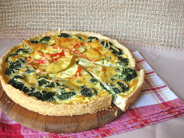 Киш с брокколи
