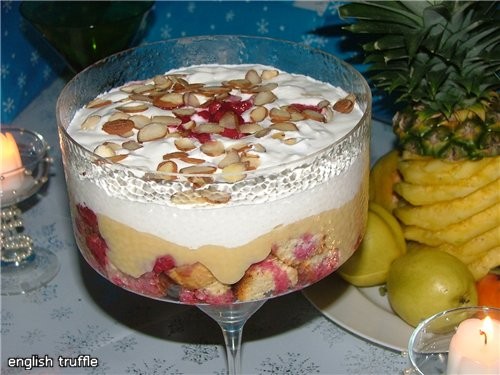 На десерт был ENGLISH TRIFLE Максимум вкуса, минимум мучного 4 куска бисквита (я использую ТОРТ МАД...