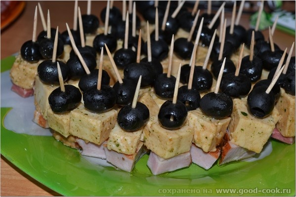 КАНАПЕ С МАРИНОВАННЫМ СЫРОМ