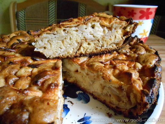 яблочная шарлотка в разрезе