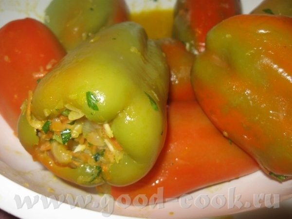 ЗАКУСКА ИЗ ПЕРЦА , ФАРШИРОВАННОГО ОВОЩАМИ И ЗЕЛЕНЬЮ Сезон перца уже на исходе, и поэтому самое врем...