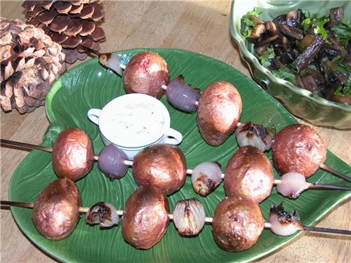 КАРТОФЕЛьНЫЕ ШАШЛЫЧКИ с ГОРЧИЧНЫМ МАЙОНЕЗОМ
