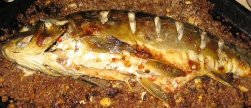 А это наш пятничный ужин: Капустный салат Салат из консервированной фасоли Покупной хуммус Карп, фа... - 8
