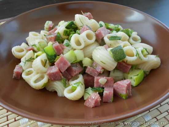 рожки с кабачком и копченой колбасой