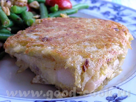 Под хрустящей картофельной корочкой прячется нежнейший кусочек рыбки