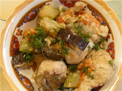 Приготовила я маринованную индейку с овощами в сметанном соусе