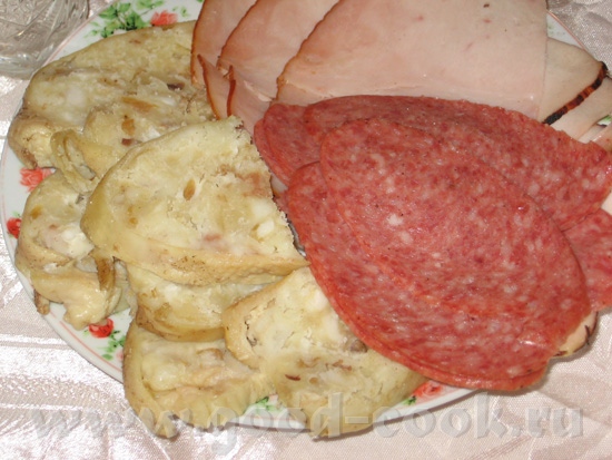 Продолжаем праздновать : Маринованые грибы Мясная нарезка: колбаса, пастрама, шейка - 3