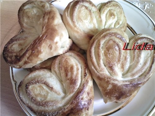 Делала булочки с сахаром и корицей