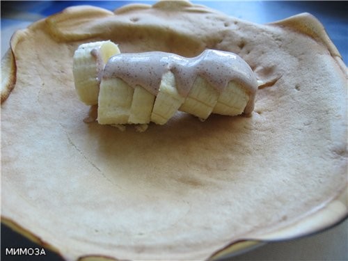БЛИНЧИКИ С БАНАНАМИ Обыкновенные блинчики-скородумки, рецепт которых уже давала