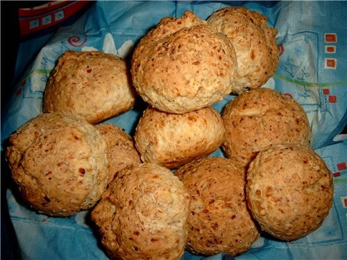 БЫСТРЫЕ БУЛОЧКИ С КУНЖУТОМ (И С ЗЕЛЕНЬЮ) Булочки в оригинале должны быть с зеленью, какие дома в на...