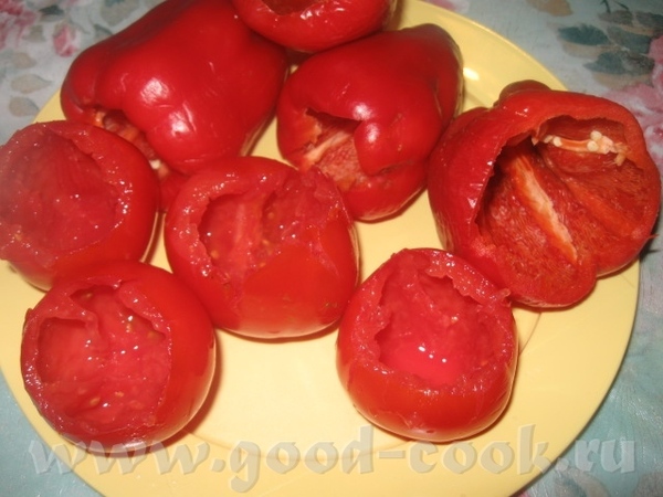 Накрываем крышкой и оставляем, чтобы кус-кус распарился