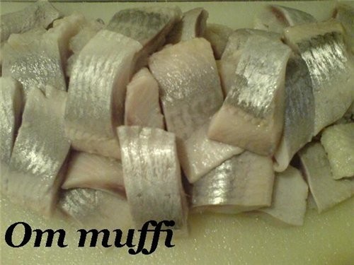 СЕЛЬДЬ МАРИНОВАННАЯ Когда мы покупаем селёдку (уже солёную), то за несколько дней до подачи на стол... - 2