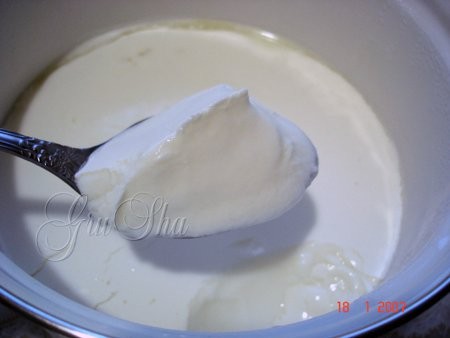 КАТЫК (ПРОСТОКВАША) больше похоже на био-йогурт 1 л молока, 100 г закваски