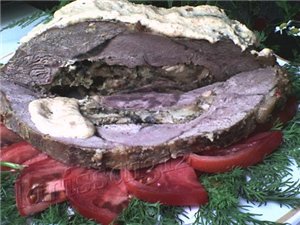 ТЕЛЯТИНА С ОВОЩАМИ, ФАРШИРОВАННАЯ ГРИБАМИ И КОПЧЁНОСТЯМИ Понадобится: 1,5 кг телятины соль, перец п... - 7
