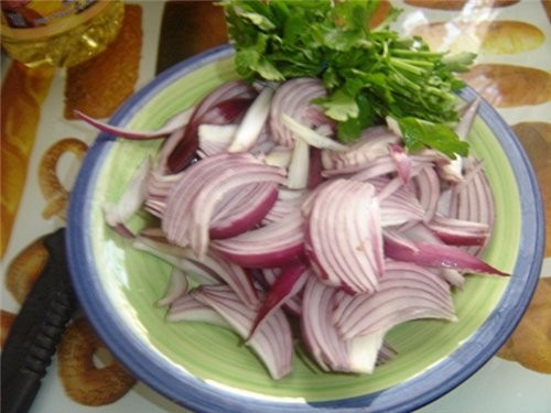 Пред тем как начинаем заниматся кус-кусом,приготовим курицу с соусом (я делала с окорочками) - 2