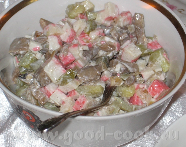 Салат из крабового мяса с грибами (от с кукинга, словами автора) "нет названия этому салату