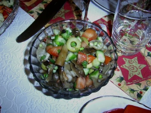 Куриный рулет с омлетом и грибами Салат с маринованными грибами и оливками Цветная капуста по-корей... - 2