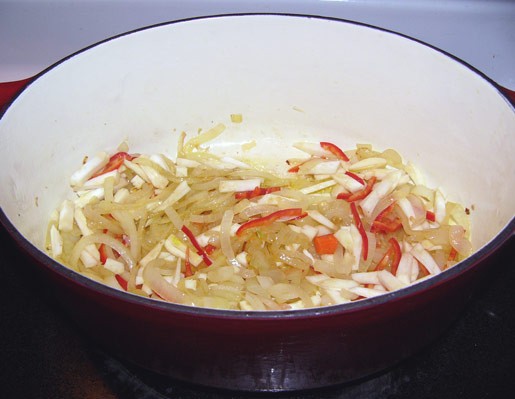 Из нескольких рецептов и основываясь на свой вкус, приготовила вот это блюдо
