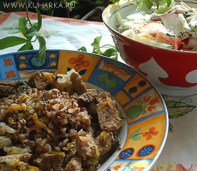 Сегодня на ужин у нас была гречка с мясной подливкой