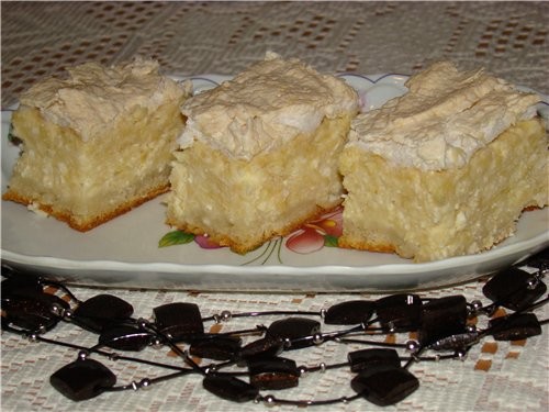 Люда, вчера спекла ТВОРОЖНЫЙ ПИРОГ С ЯБЛОКАМИ И БЕЗЕ