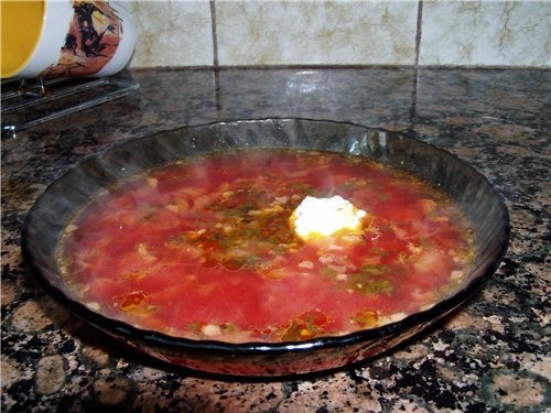 Борщ с салом 500 г мяса на кости 50 г сала большая свекла 2 картофелины четверть кочана капусты лук... - 2