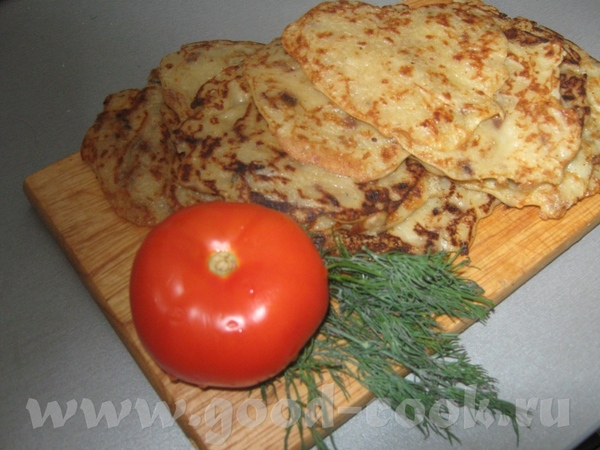 Оладьи с пассерованным луком и сыром состав: большая луковица, сыр, яйцо, соль, сахар, мука, вода,...