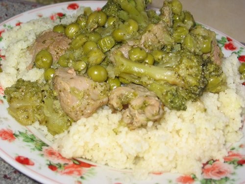 Зеленое рагу 2 кочана брокколи (средних) 1 кг индюшатины (мясо с ноги, без косточки) пол пакета зам...