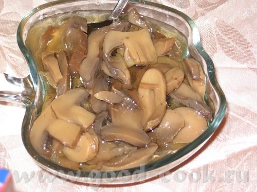 Продолжаем праздновать : Маринованые грибы Мясная нарезка: колбаса, пастрама, шейка - 2